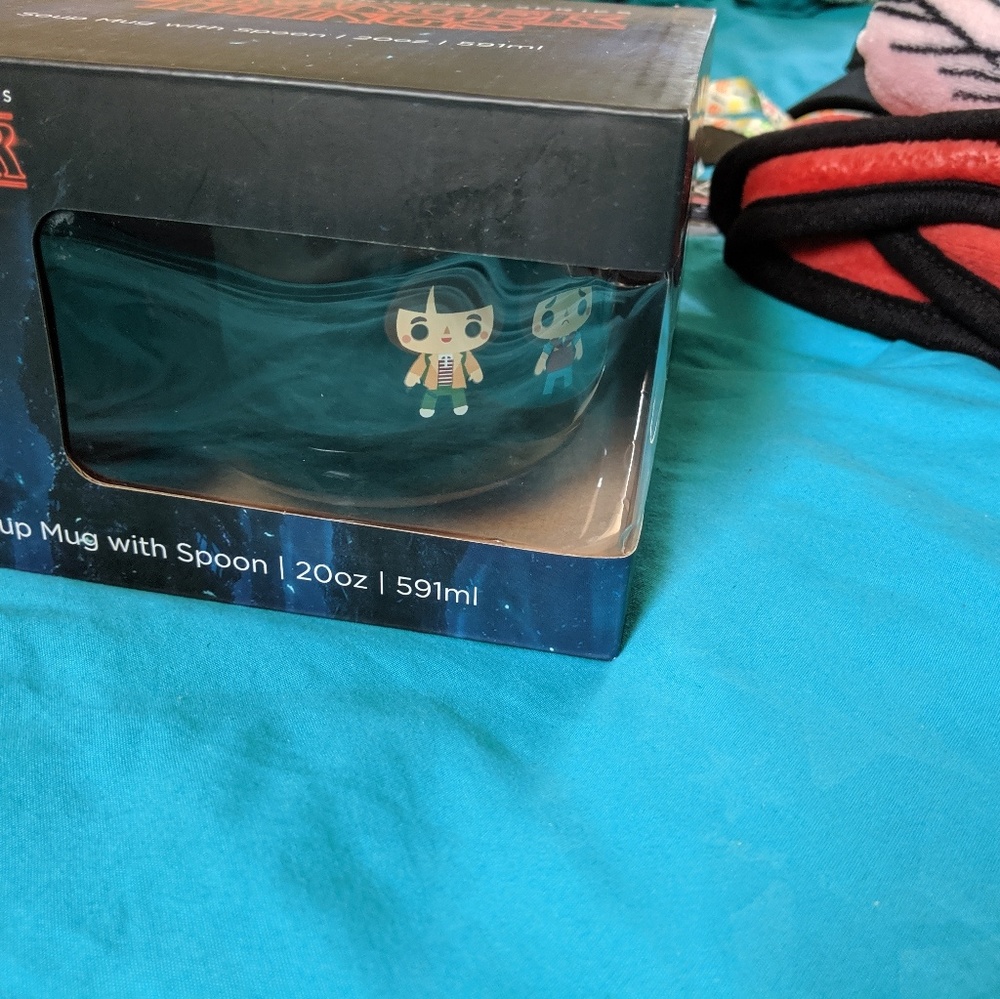 Stranger Things Bundle - Picture 2 of 5